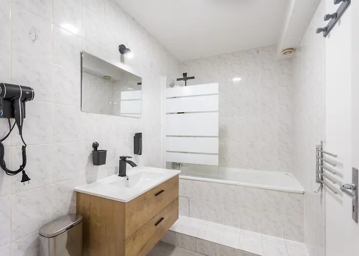 Lucie - 2 Sdb - Balcon - Parking - Wifi * Joeuf