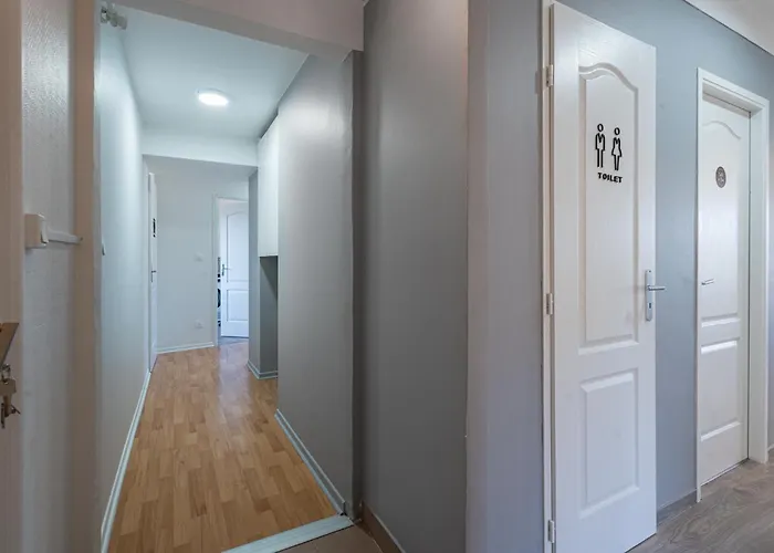 Lucie - 2 Sdb - Balcon - Parking - Wifi Joeuf