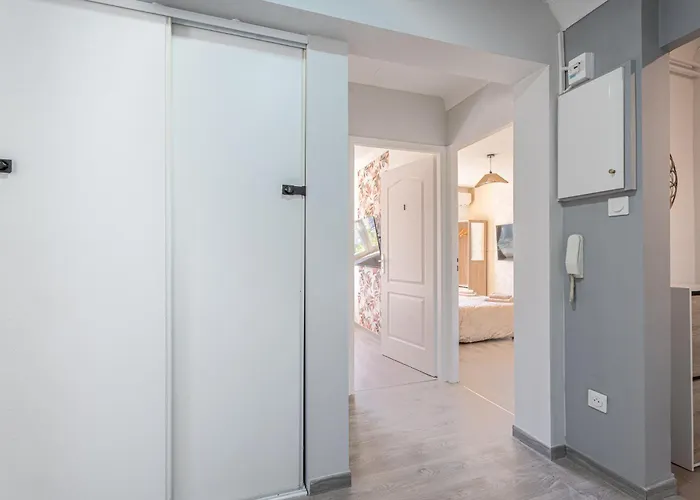 B&B Lucie - 2 Sdb - Balcon - Parking - Wifi Joeuf